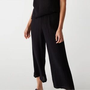 Michael Stars Black Women’s Medina Cropped Gauze Pants